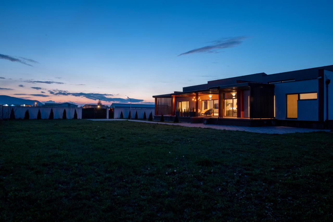 Casa Florida Villa Brasov Exterior photo